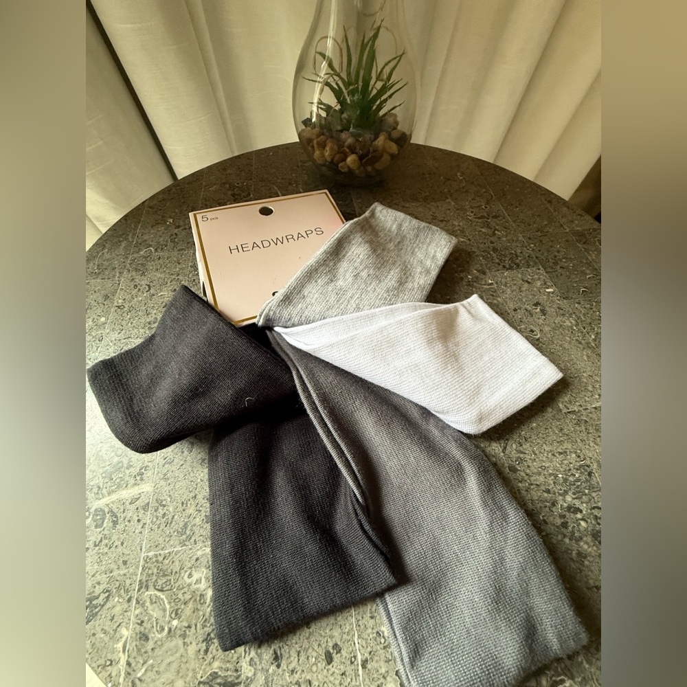 Set of 5 Black,Gray and White Headbands  by Scunci